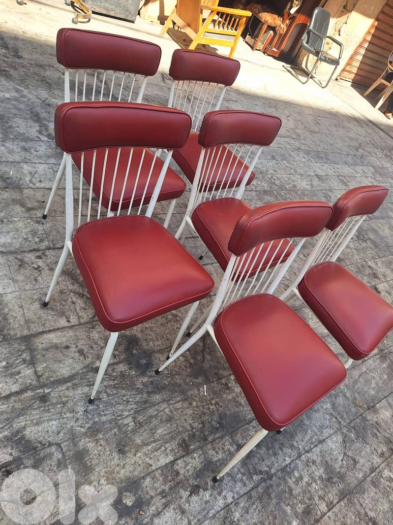 كراسي حديد عدد٦ تنجيد جلد اصلي خارق النظافة مميز ناعم انتيك 1