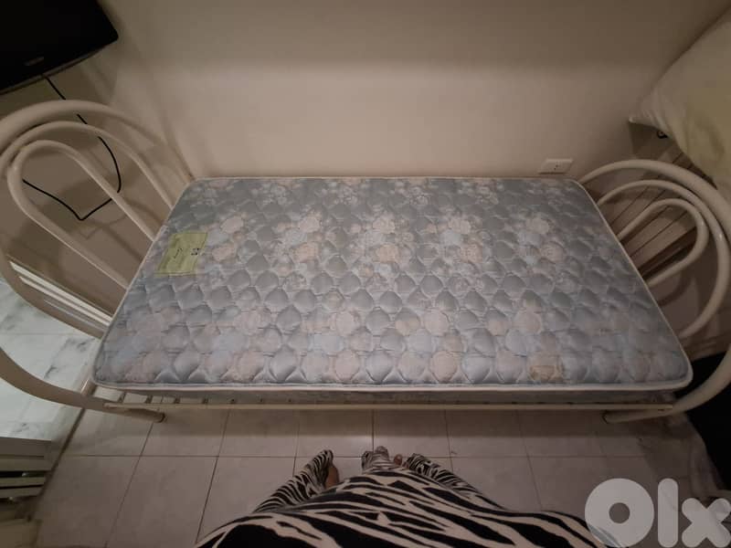 Beautiful white bed with the matress 0