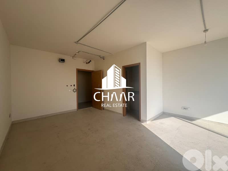 Office for Rent in Mar Elias - مكتب للايجار في مار الياس - #R2863 0