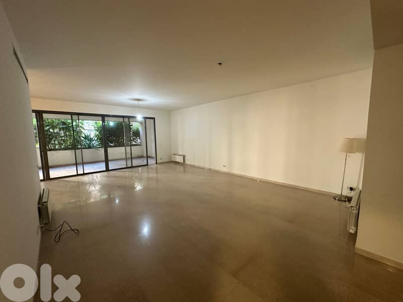 Apartment for rent in Achrafieh - شقة للإيجار في الأشرفية 0