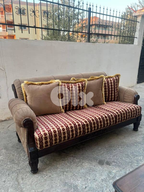 طقم كنبايات حفر خشب زان مع طاولة 1