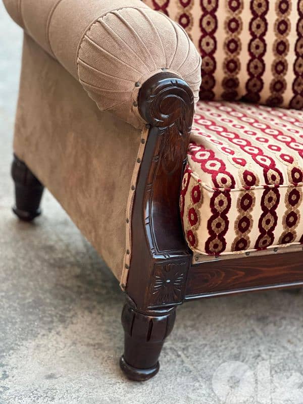 طقم كنبايات حفر خشب زان مع طاولة 4