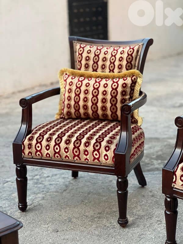 طقم كنبايات حفر خشب زان مع طاولة 5