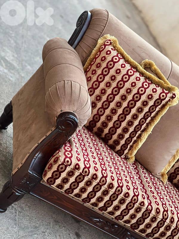 طقم كنبايات حفر خشب زان مع طاولة 8