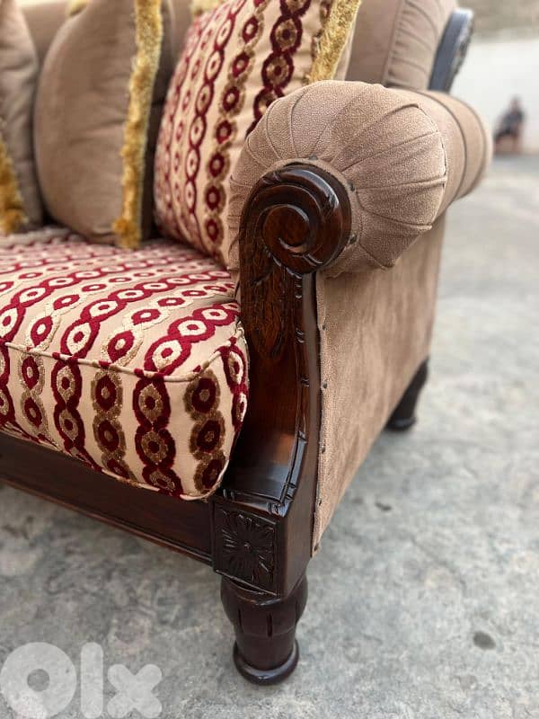 طقم كنبايات حفر خشب زان مع طاولة 9