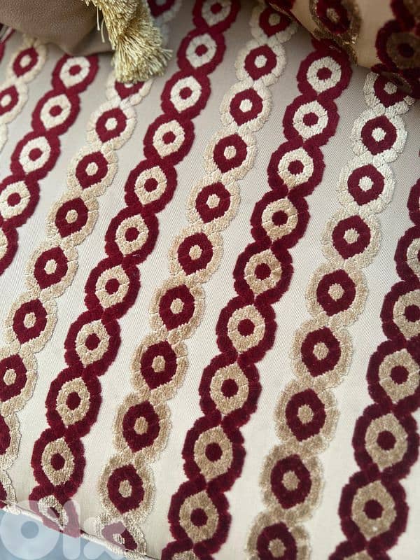 طقم كنبايات حفر خشب زان مع طاولة 10