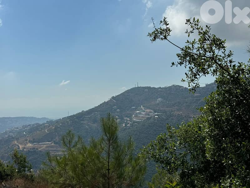 L17137 - 980 SQM Land For Sale in Qortada With A Nice View 3