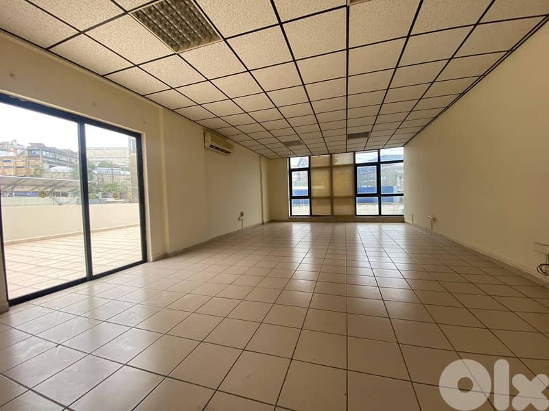Zouk Mosbeh, highway/Office for Rent – 500$  زوق مصبح/ مكتب  للايجار 0