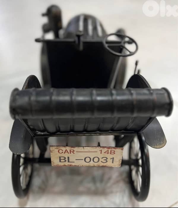 ساعة سيارة قديمة حديد 2