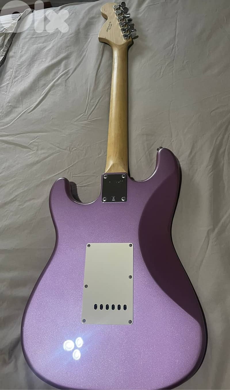 Electric Guitar Purple with Fender Speaker/Amp 2