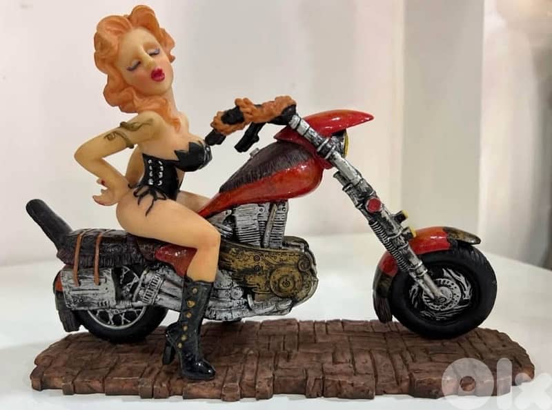 مارلين مونورو 0