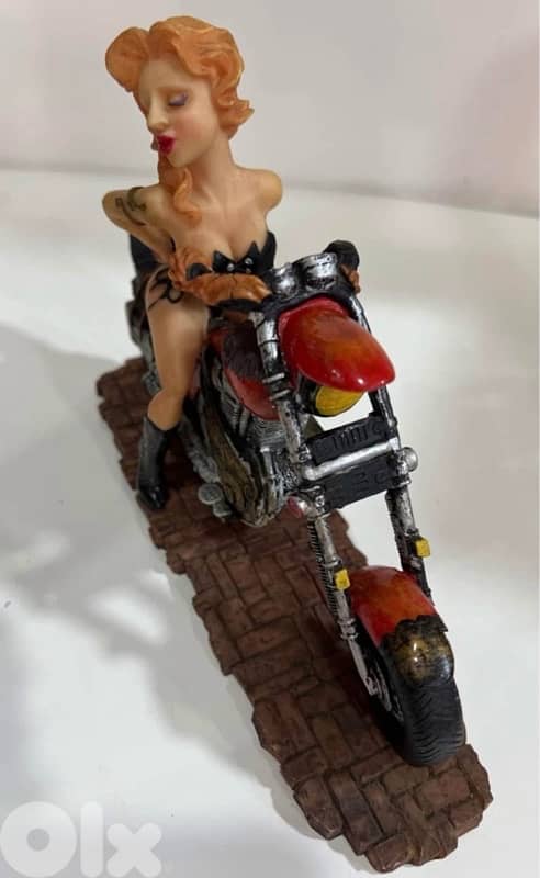 مارلين مونورو 3