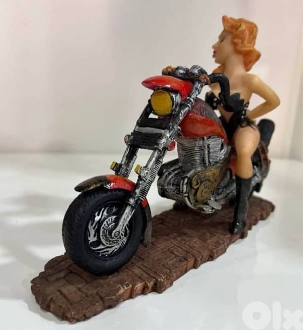 مارلين مونورو 4