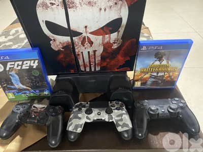 PS4  / 3 consoles
