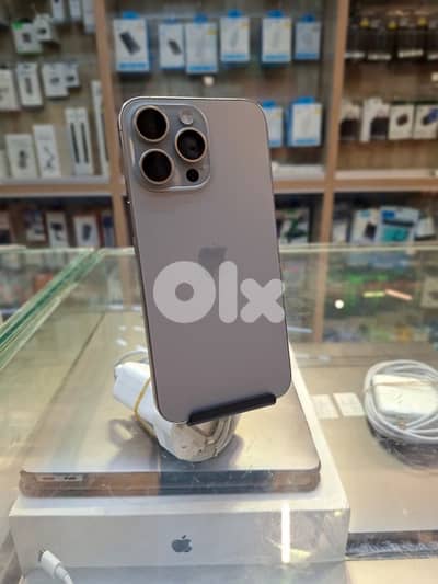 Used 15 pro max 256 gb natural 2 sim  193 cycle