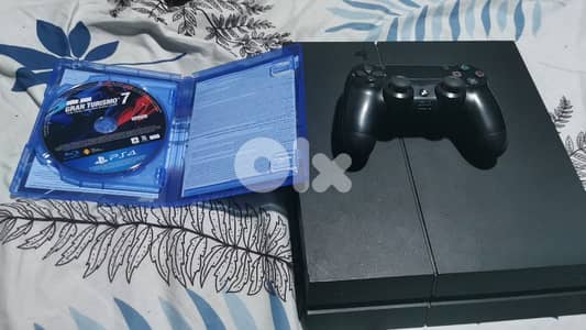 ps4 with controller and gran turismo 7