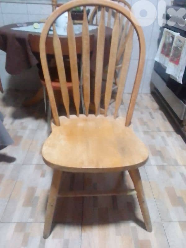 كرستين عدد ٢ خشب شي كتير مرتب حلو كتير نضاف ما بيشكو من شي ابدا 1