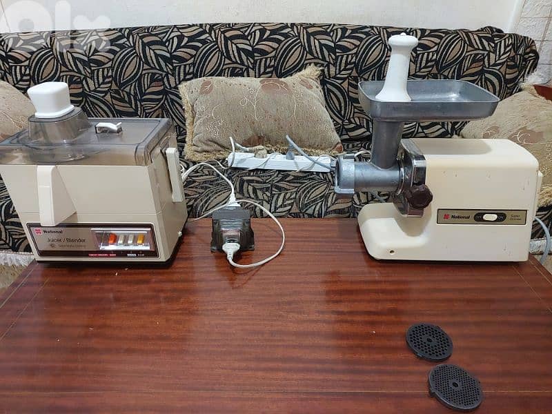 ٢ أجهزة كهربائية . مكنة لفرم اللحمة حجم ١٢   مع عصارة جزر وتفاح 1