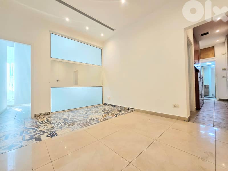 RA25-4398 Office for Rent – Hamra  – 80m² مكتب للإيجار – الحمرا 0