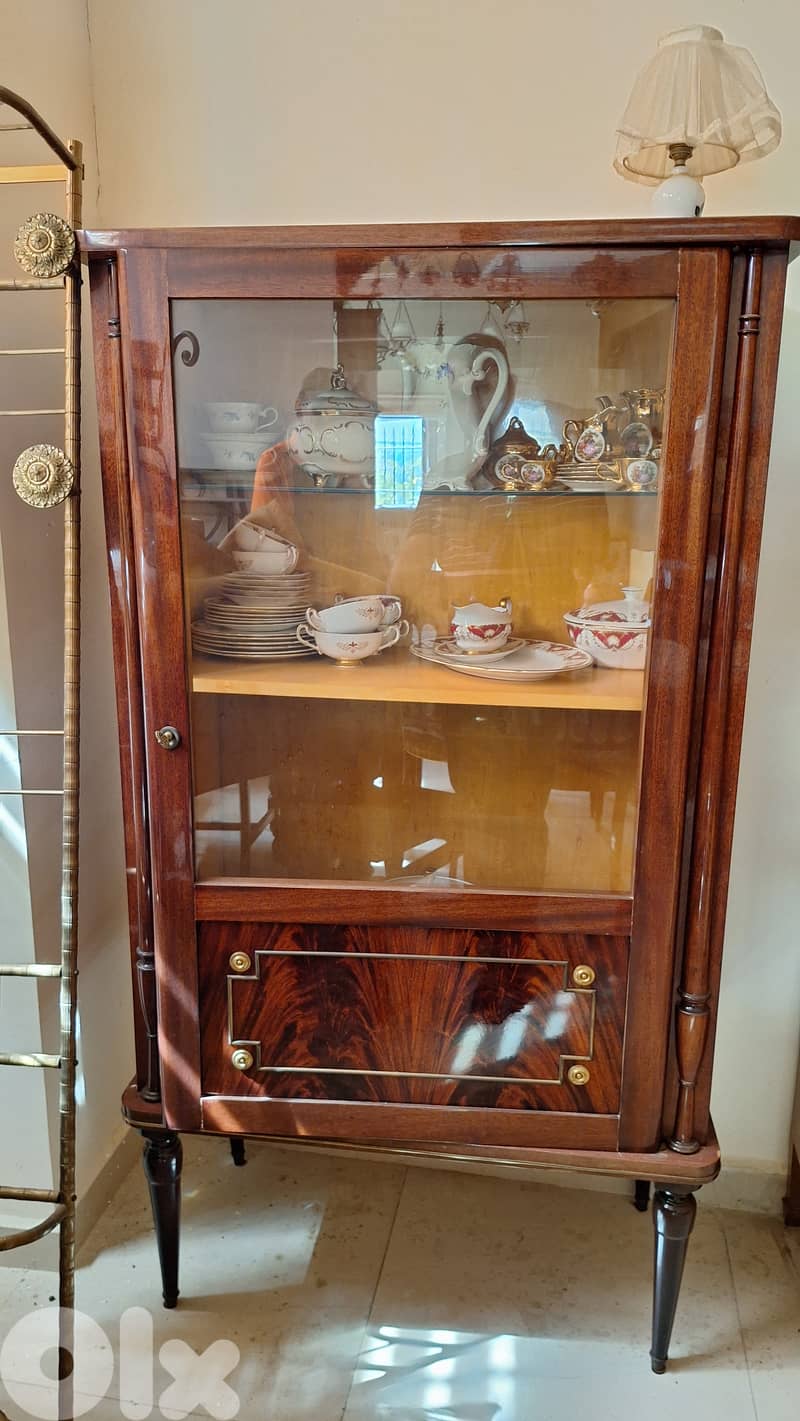 Dining room/ طاولة سفرة مع فترين 3