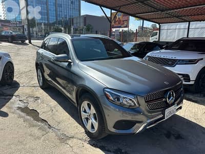 Mercedes-Benz GLC-Class 2018 4 metic  very clean