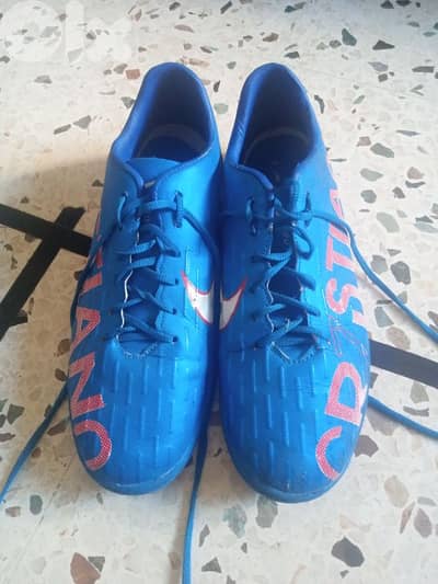 football shoes size 43