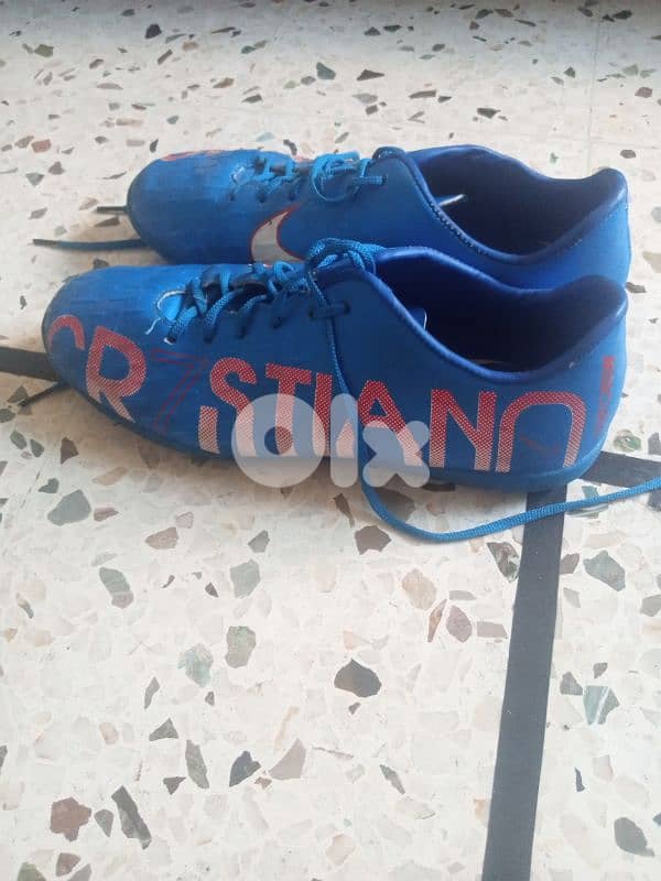 football shoes size 43 2