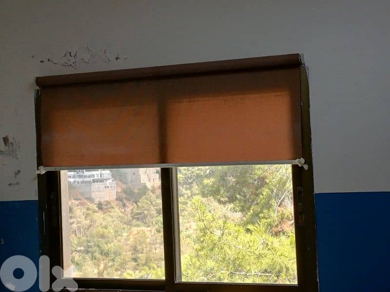 7 برادي عازل للشمس مع مكنات شبه جدد 3