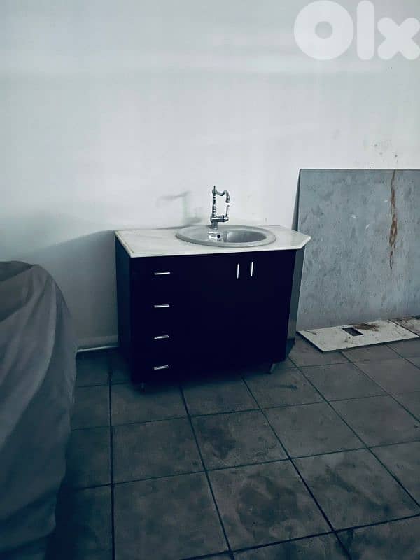 مغسلة حمام مع خزانة 0