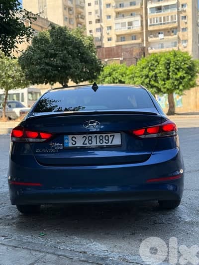 Hyundai Elantra 2018