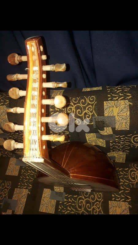عود صناعة زرياب صوت رخيم قوي رنان خشب ورد  وسيدر:TEL: 03447626 12