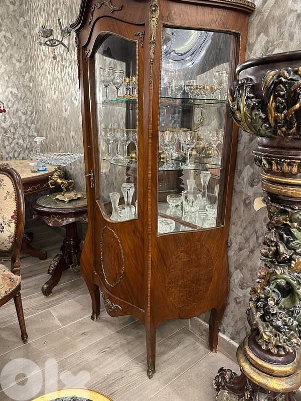 فيترين انتيك 3