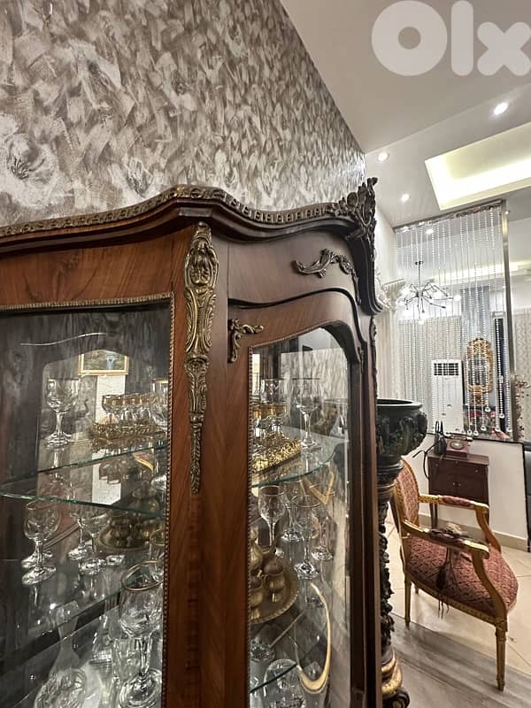 فيترين انتيك 6