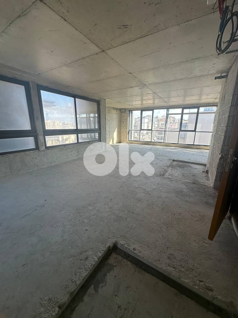 Luxurious Office For Rent In Sanayeh 0