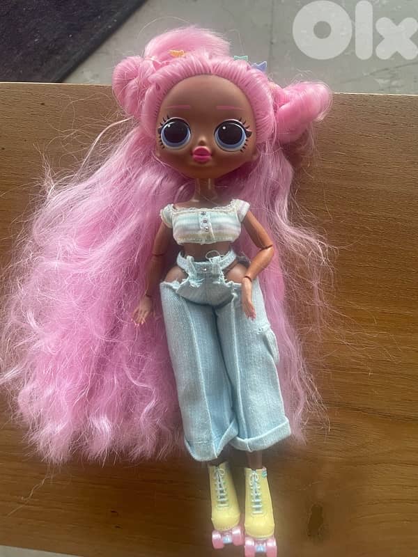 3 Special Edition LOL Dolls with their accessories 0