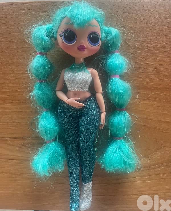 3 Special Edition LOL Dolls with their accessories 1