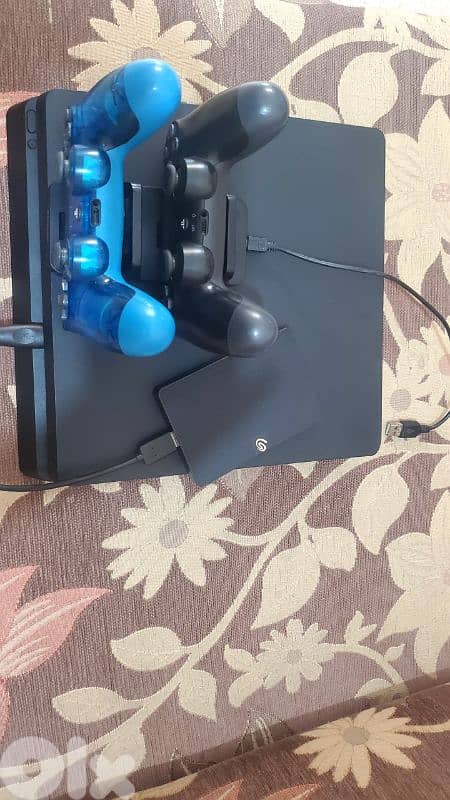 PS4 مع هاردين ٣٠٠٠ جيكا 1