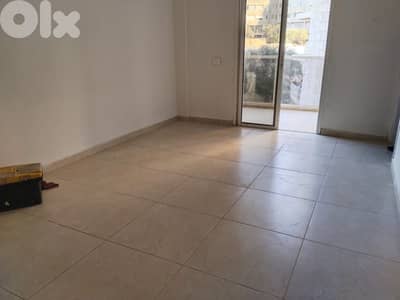 Apartment for rent in Amchit - شقة للإيجار في عمشيت