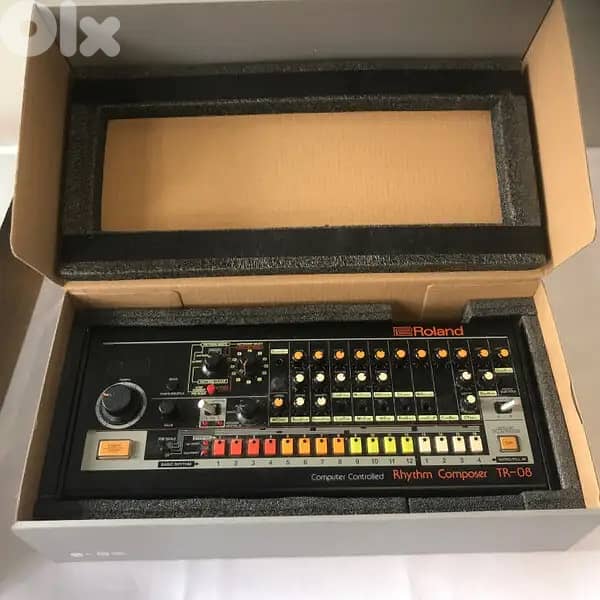 Roland TR-08 Rhythm Composer 1