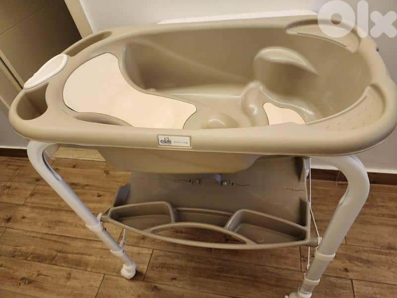 CAM baby Bathtub 1