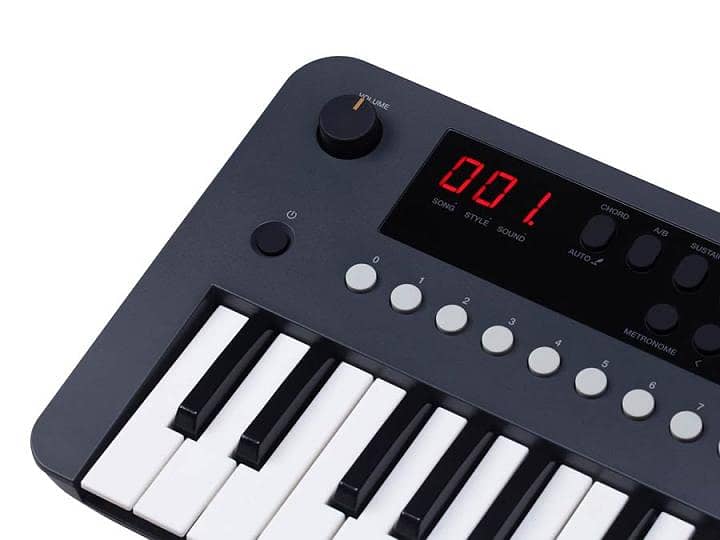 Medeli MK37 keyboard, 37 mini-size keys, with USB-C  auto chord, 1 X 2 3