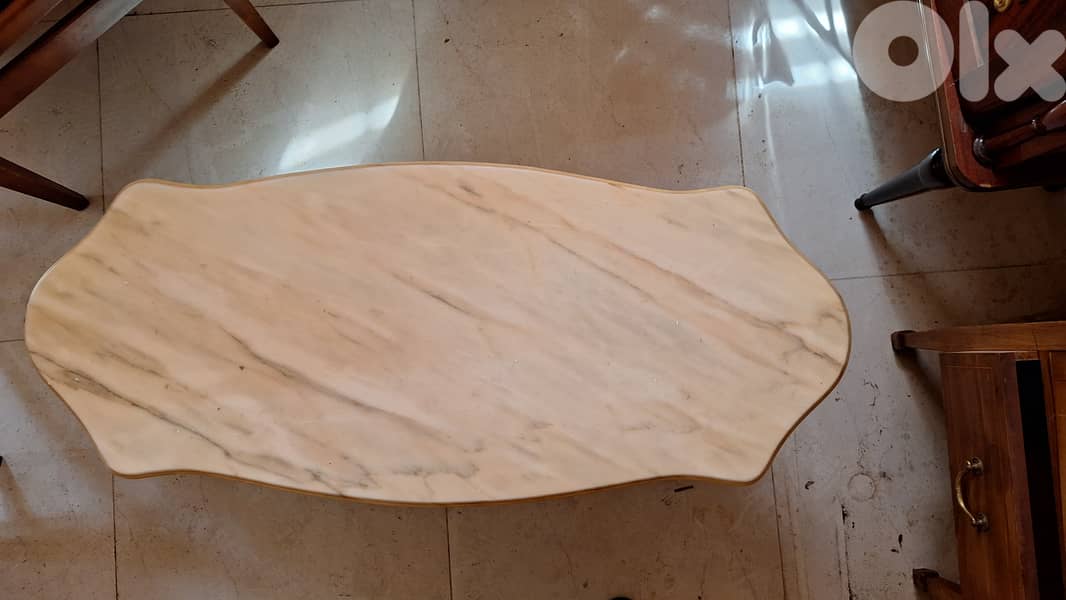 Salon table or coffee table طاولة صالون 3