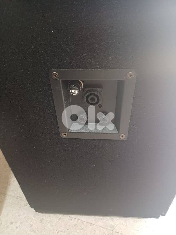2 speaker 15" not powered used like new 1