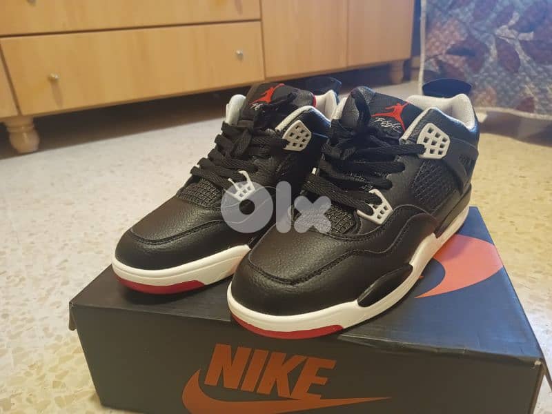 Air Jordan 4 Retro (Bred) 1