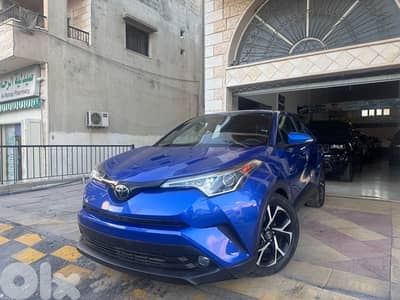 Toyota C-HR 2018 XLE, super clean, full options, 81/882165