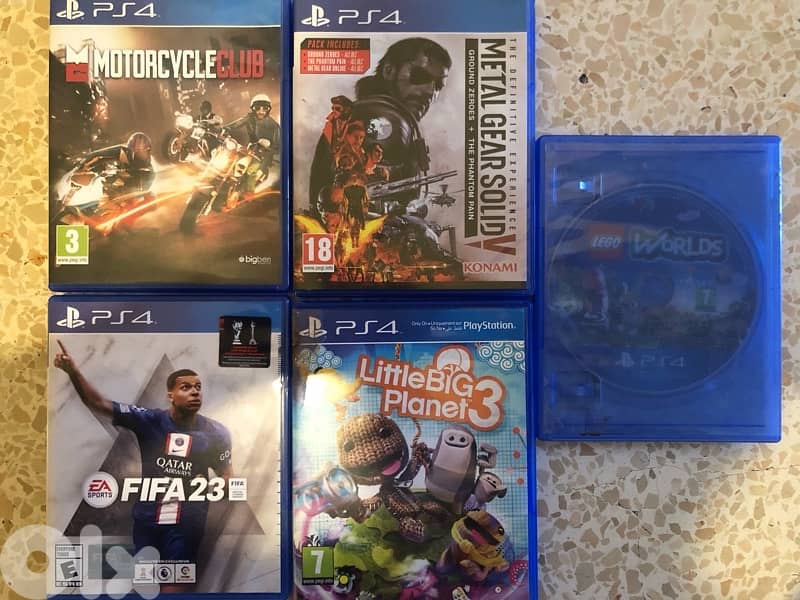 PS4 PRO with 3 controllers and 5 Games 1
