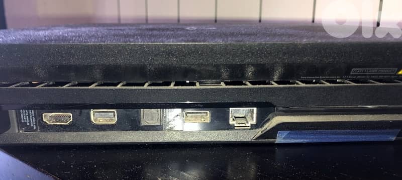 PS4 PRO with 3 controllers and 5 Games 2