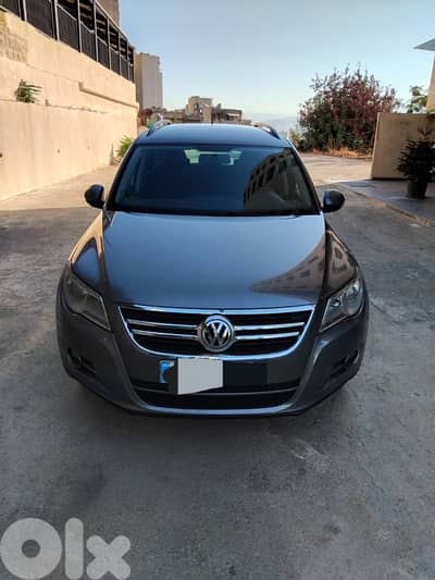 Volkswagen Tiguan 2011 Company Source and One Owner