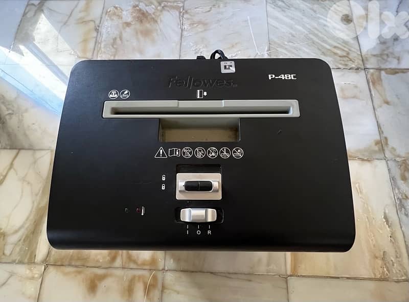 FELLOWES PAPER SHREDDER 0