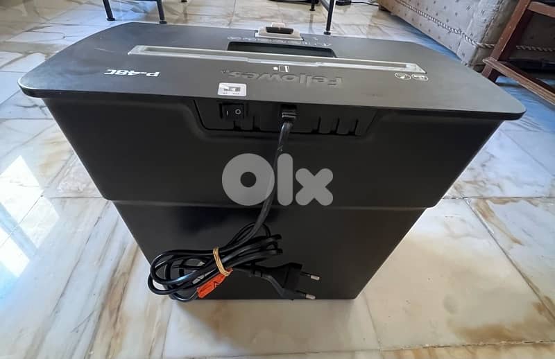 FELLOWES PAPER SHREDDER 2